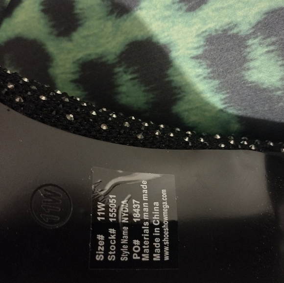 Heels - Picture 3 of 3